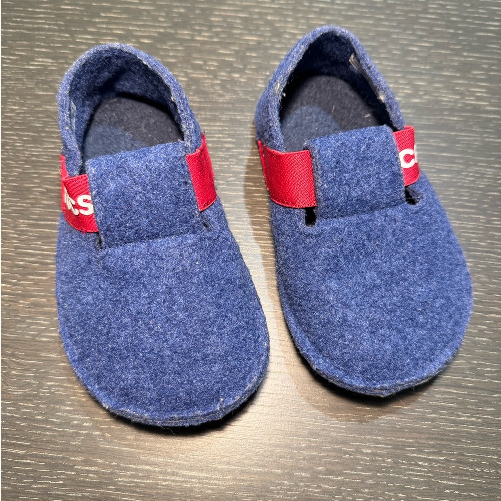 Crocs Kids' Classic Slipper | Fuzzy Slippers C9 Toddler - Preowned